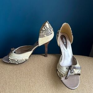Snakeskin print fabric heels- size 7